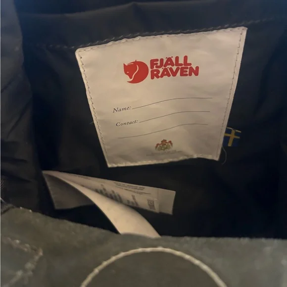 Fjallraven Kånken Mini Dark Green Backpack - Picture 5 of 8